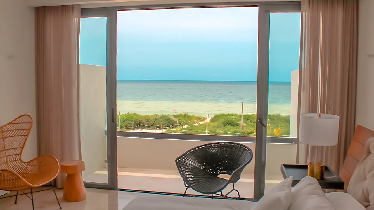 Sala con vista al mar